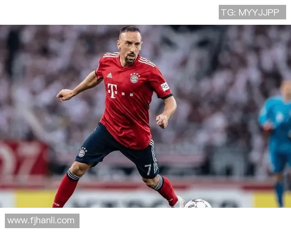 足球星日记：从绿茵场到荣耀之路，见证传奇球员的成长与奋斗历程